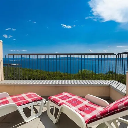 Apartman In 13719 Crikvenica