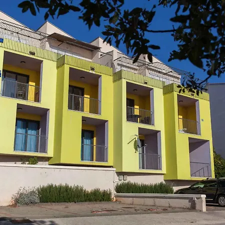 Apartament In 13719