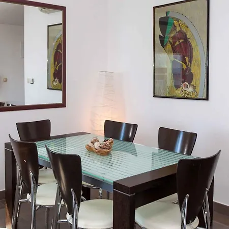 Apartament In 13719 *