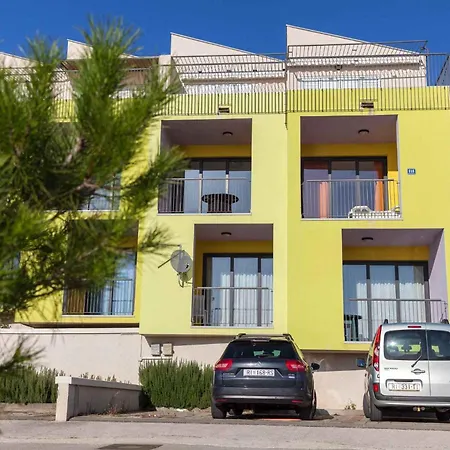 Apartament In 13719 Crikvenica