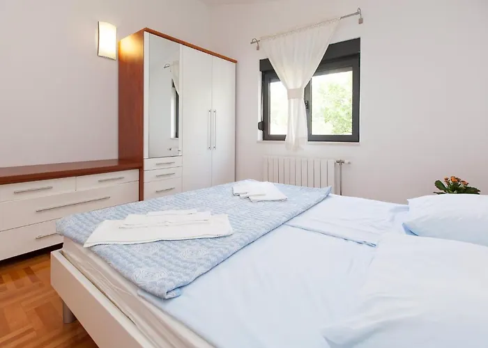 Apartman In 13719