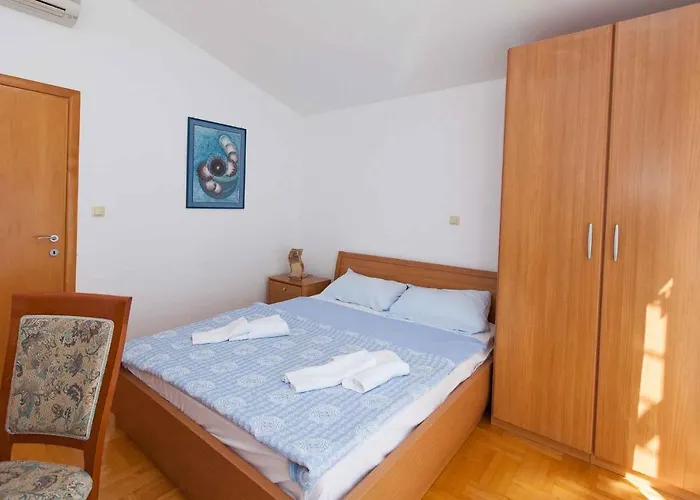 Apartman In 13719 Crikvenica